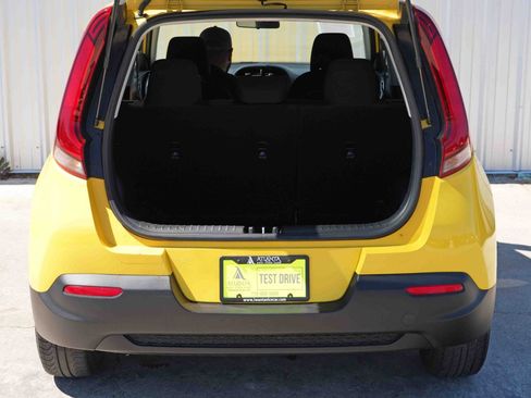 Used 2020 Kia Soul LX image 9