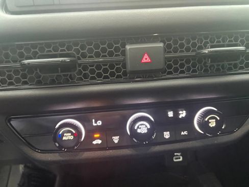 Used 2024 Honda HR-V LX image 3