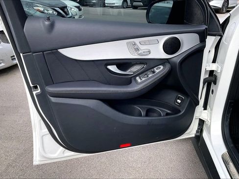 Used 2022 Mercedes-Benz GLC 300 image 24