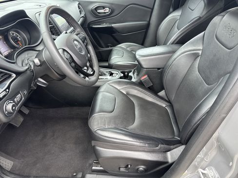 Used 2023 Jeep Cherokee Altitude Lux image 5