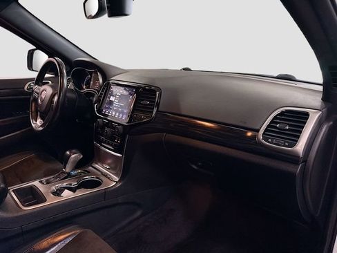 Used 2019 Jeep Grand Cherokee Altitude image 28