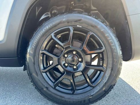 Used 2020 Jeep Renegade Altitude image 24