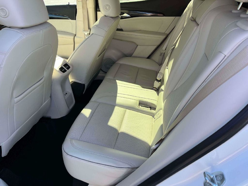 Used 2023 Buick Envision Essence FWD image 16