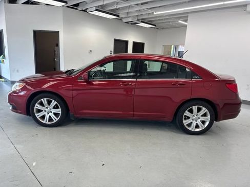 Used 2013 Chrysler 200 LX FWD image 6