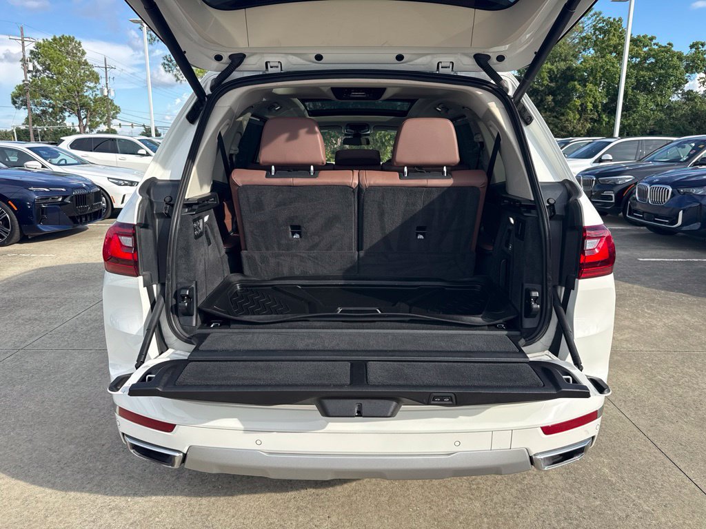 Used 2020 BMW X7 xDrive40i w/ Premium Package AWD/4WD image 32