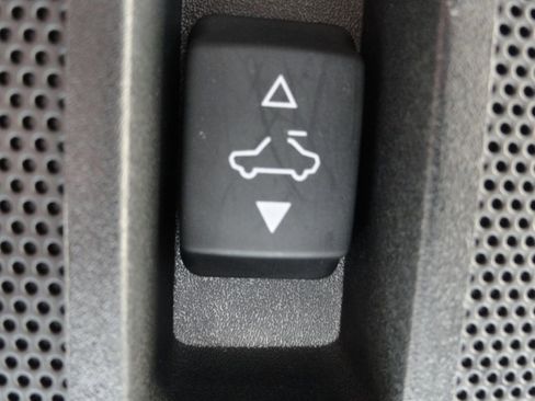 Used 2018 INFINITI Q60 LUXE w/ Sensory Package 2.0T Luxe image 21