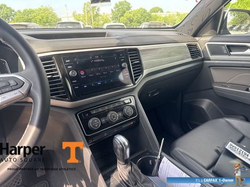 Used 2023 Volkswagen Atlas Cross Sport SE image 16