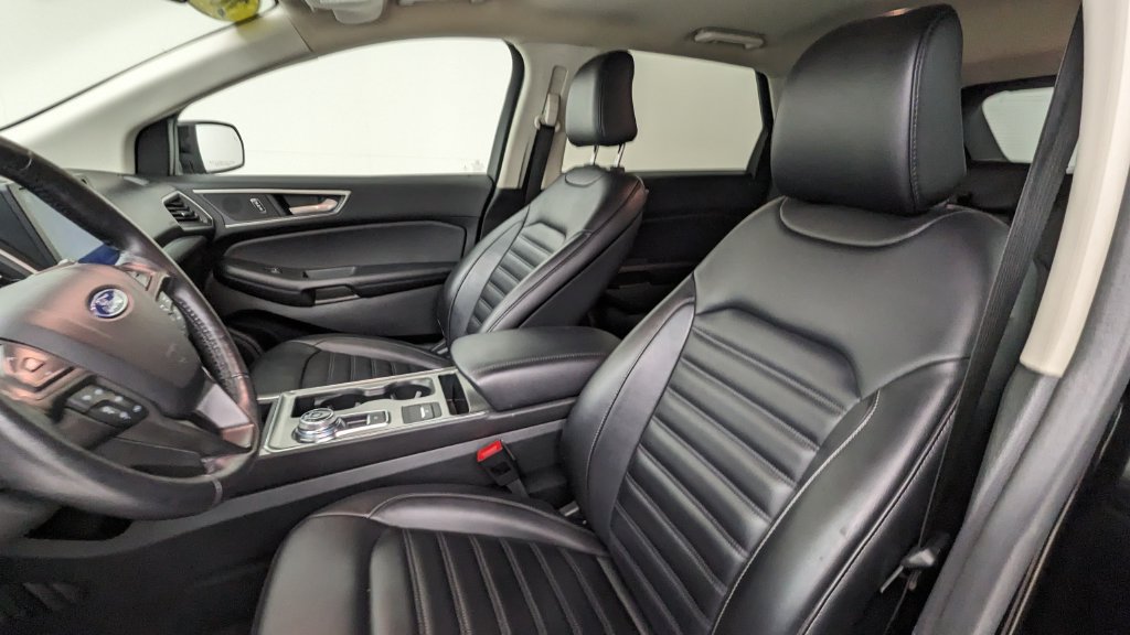 Certified 2022 Ford Edge SEL w/ Convenience Package AWD/4WD image 2