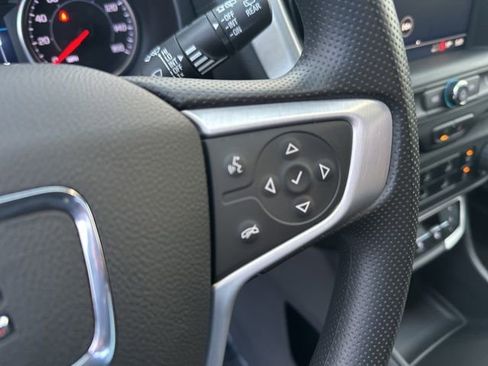 Used 2024 GMC Terrain SLE image 22