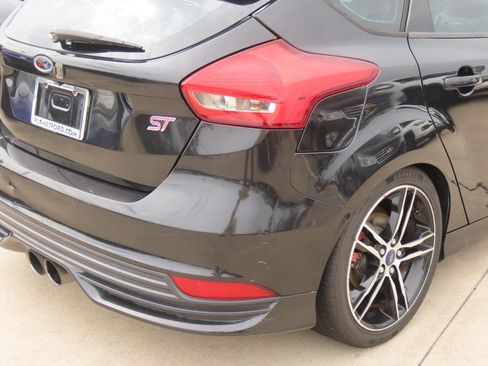 Used 2015 Ford Focus ST FWD image 12