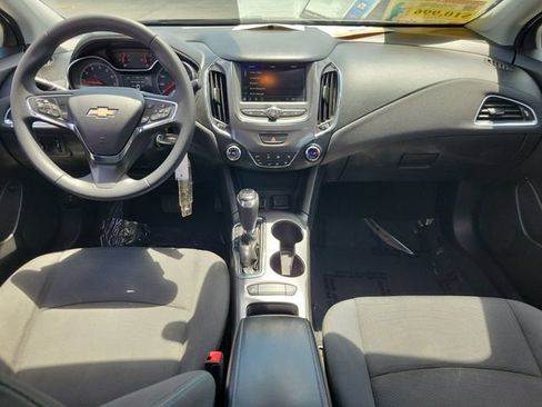 Used 2019 Chevrolet Cruze LT FWD image 13