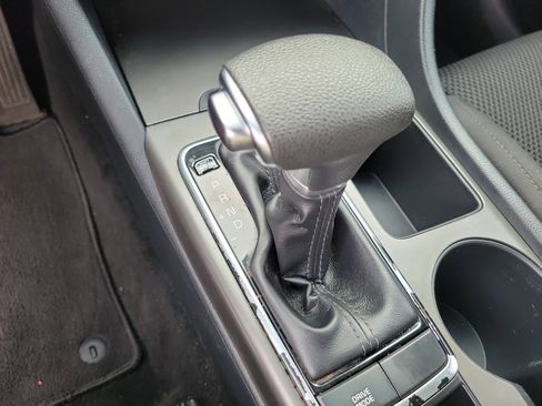 Used 2020 Kia Optima LX image 28