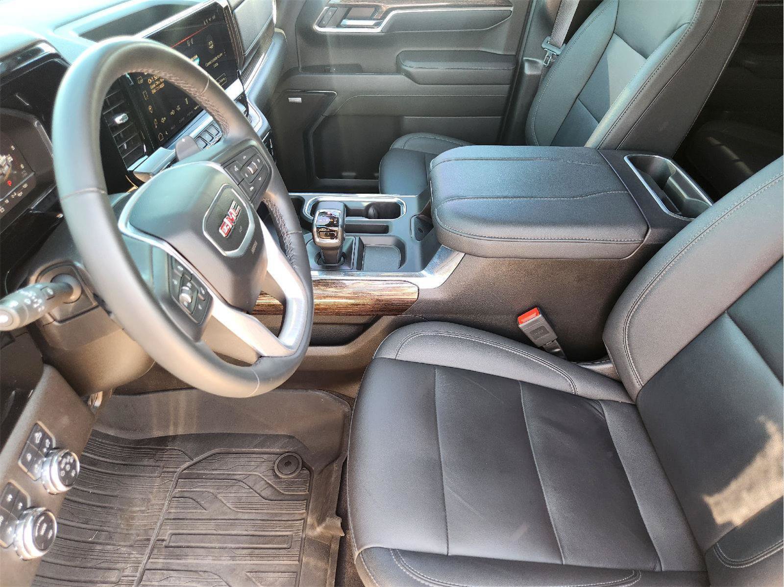 Used 2024 GMC Sierra 1500 Elevation w/ Elevation Premium Package AWD/4WD image 11