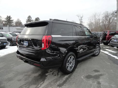 New 2025 Ford Expedition Active image 5