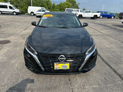 Used 2024 Nissan Altima 2.5 S FWD image 8