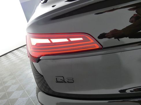 Used 2023 Audi Q5 2.0T Premium Plus w/ Premium Plus Package AWD/4WD image 8