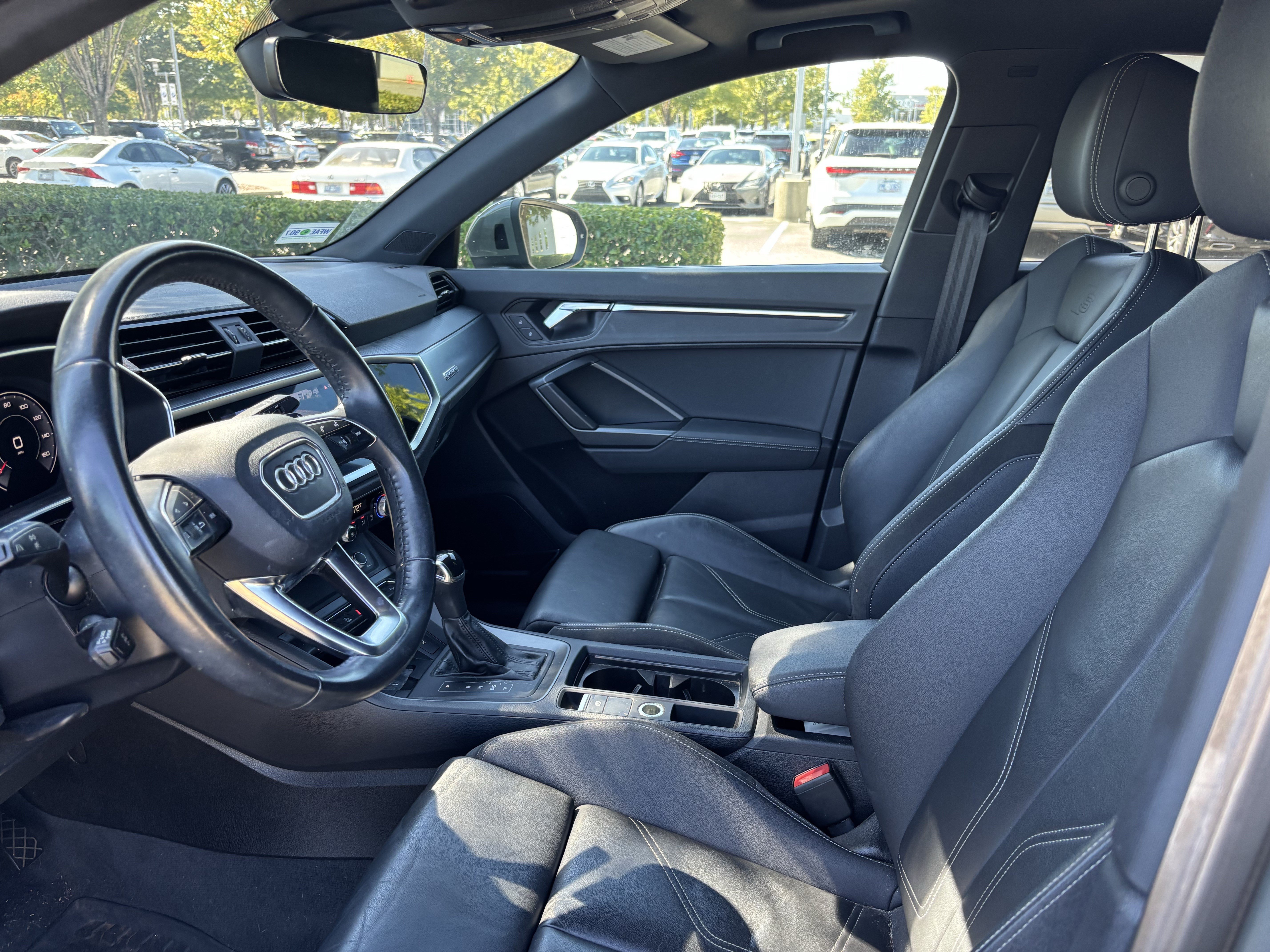 Used 2020 Audi Q3 2.0T Premium Plus w/ Premium Plus Package AWD/4WD image 16
