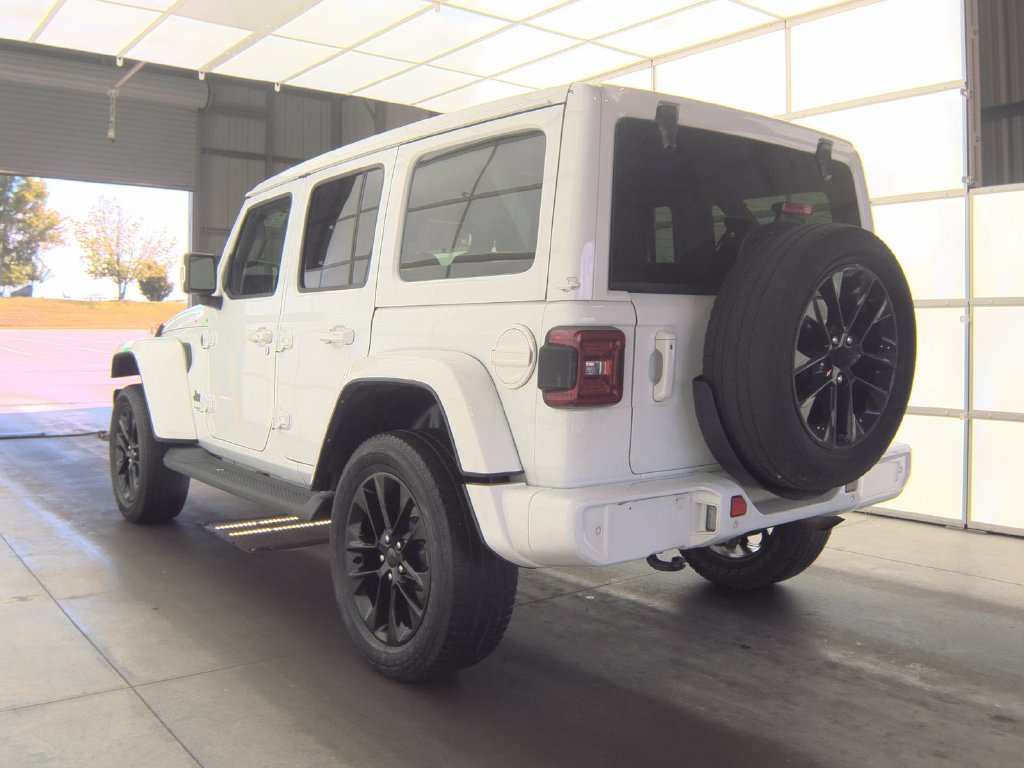 Used 2022 Jeep Wrangler Unlimited Sahara AWD/4WD image 4