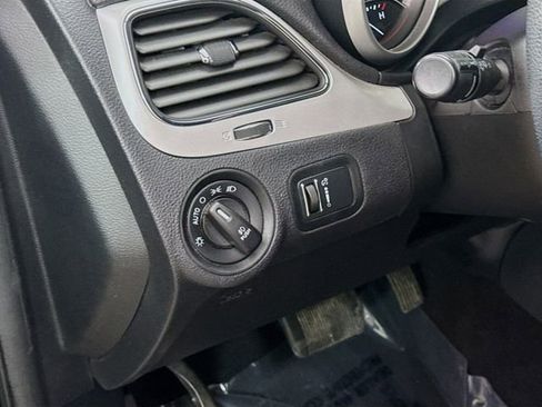 Used 2016 Dodge Journey SXT w/ Comfort/Convenience Group image 12