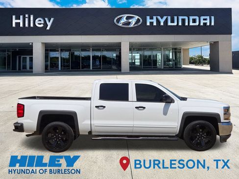 Used 2017 Chevrolet Silverado 1500 LT w/ All Star Edition RWD image 3