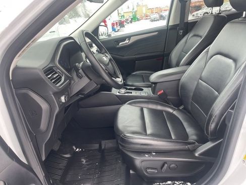 Used 2022 Ford Escape SEL w/ Technology Package image 8