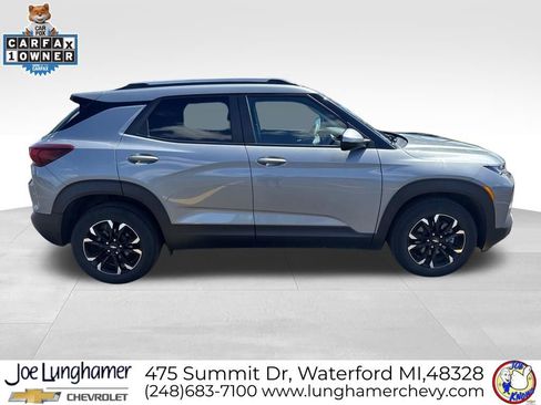 Used 2023 Chevrolet TrailBlazer LT FWD image 2