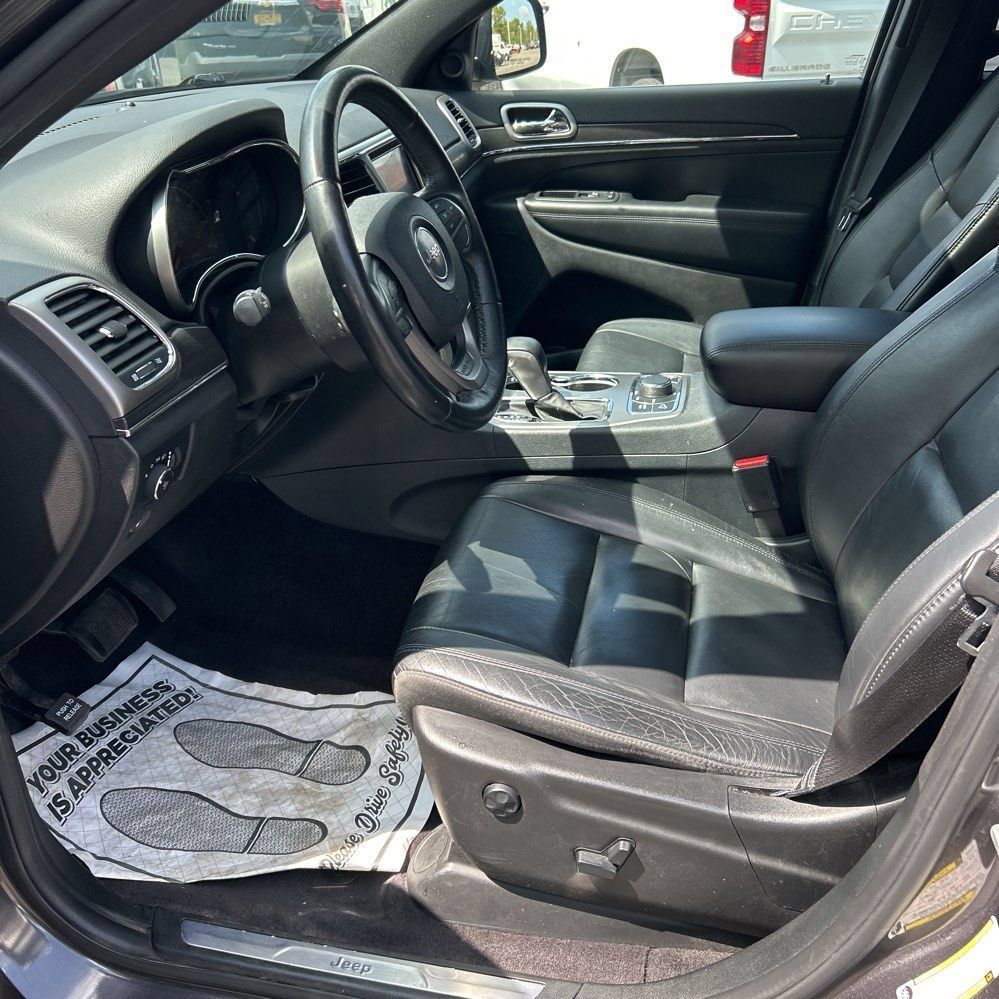 Used 2018 Jeep Grand Cherokee Limited AWD/4WD image 3