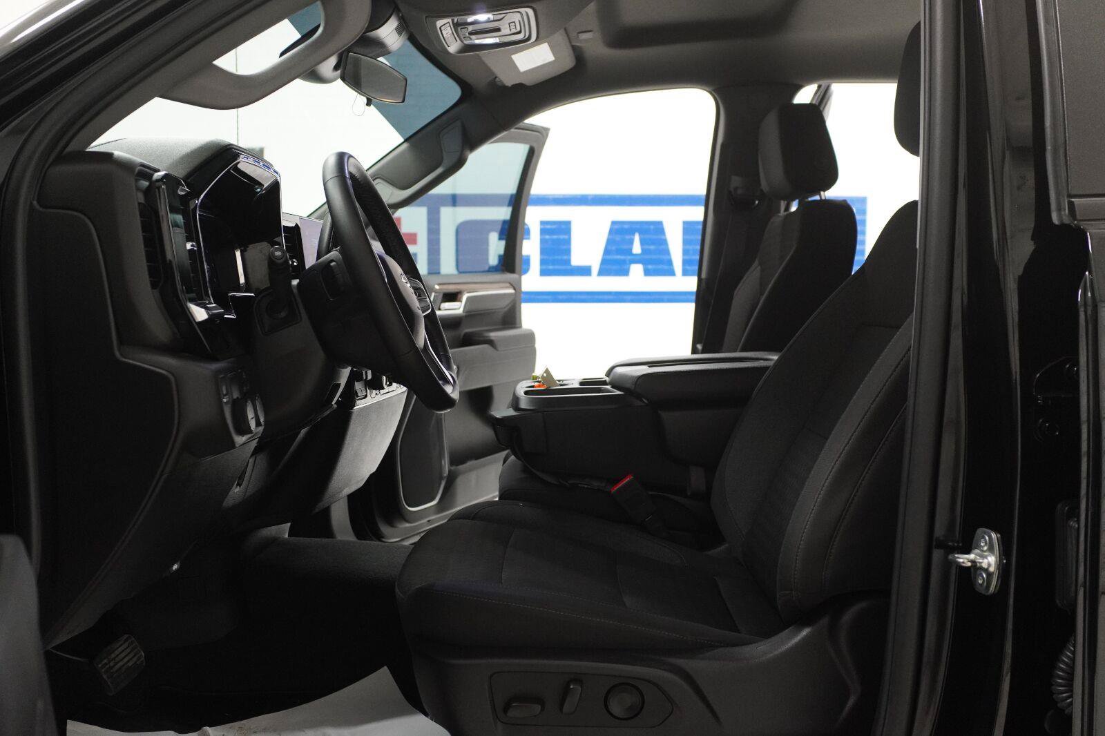 Used 2025 Chevrolet Silverado 1500 LT w/ Texas Edition Plus RWD image 5