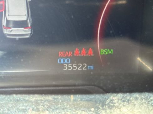 Used 2025 Toyota RAV4 XLE AWD/4WD image 18