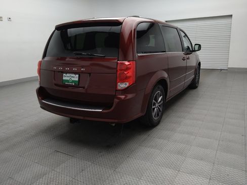 Used 2017 Dodge Grand Caravan SXT FWD image 9