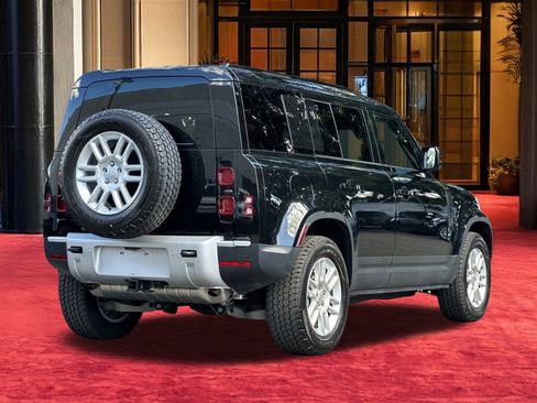 Used 2025 Land Rover Defender 110 S image 10