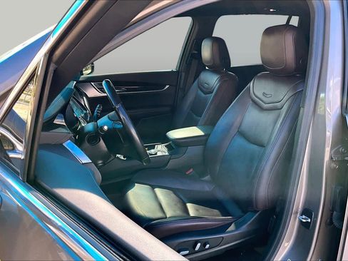 Used 2023 Cadillac XT6 Premium Luxury FWD image 8