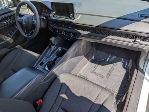 Used 2023 Honda Accord EX image 33