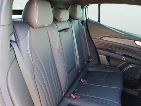 New 2025 Maserati Grecale GT image 14