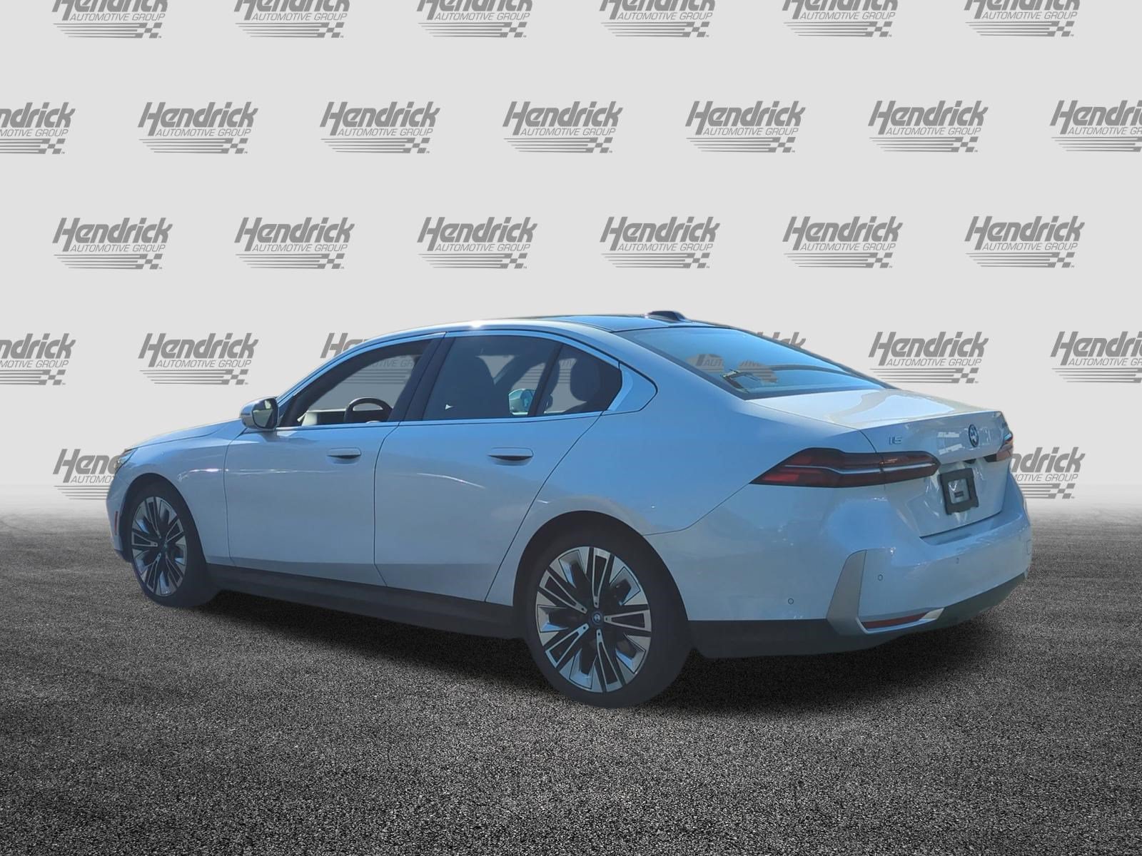 Used 2024 BMW i5 eDrive40i w/ Executive Package RWD image 8