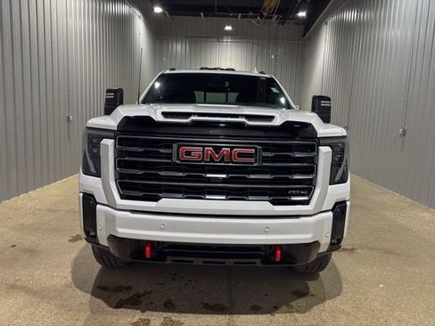 Used 2025 GMC Sierra 2500 AT4 w/ AT4 Preferred Package image 9