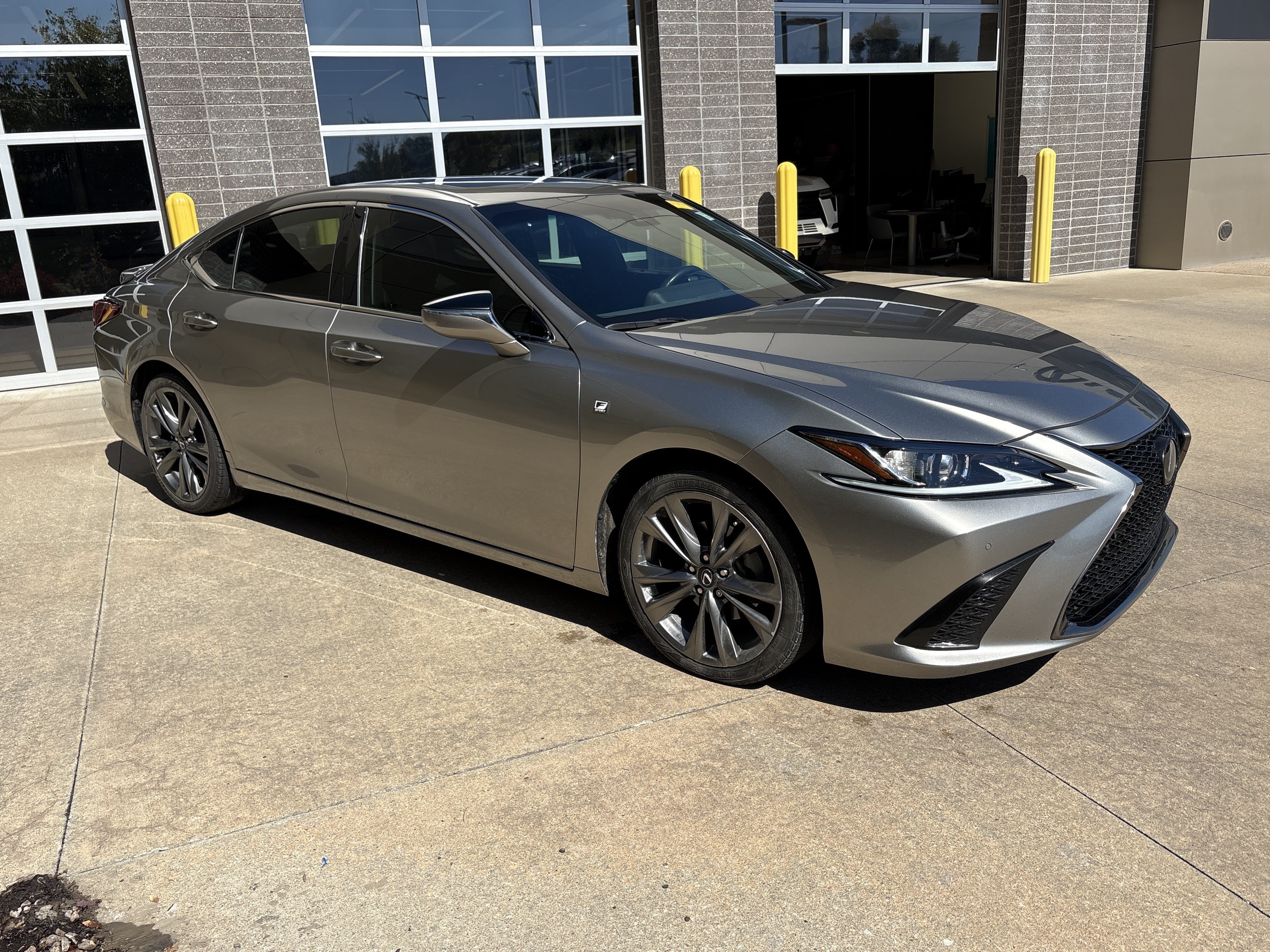Used 2020 Lexus ES 350 F Sport w/ Accessory Package FWD image 28