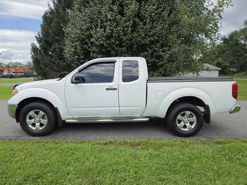 Used 2009 Nissan Frontier SE w/ SE Value Truck Pkg AWD/4WD image 1