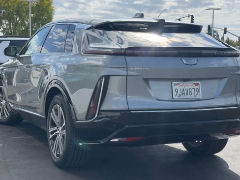 Certified 2024 Cadillac Lyriq Luxury AWD/4WD image 11