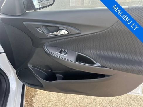Used 2018 Chevrolet Malibu LT w/ Driver Confidence Package FWD image 8