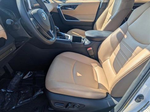 Used 2023 Toyota RAV4 XLE Premium image 14