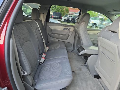 Used 2016 Chevrolet Traverse LT w/ Style and Technology Package image 12