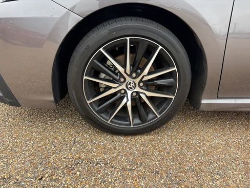 Used 2023 Toyota Camry SE image 8