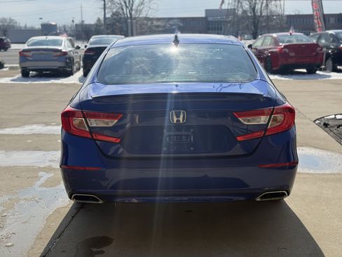 Used 2018 Honda Accord Sport image 6