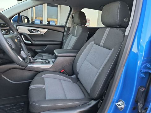Used 2024 Chevrolet Blazer LT w/ Convenience Package FWD image 18