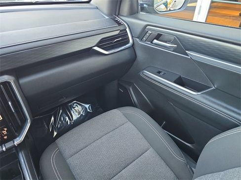 Used 2025 GMC Acadia Elevation image 14