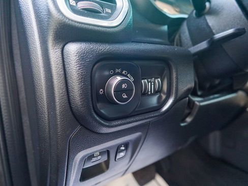 Used 2019 RAM 1500 Laramie RWD image 21