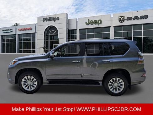 Used 2017 Lexus GX 460 Premium w/ Premium Package AWD/4WD image 6