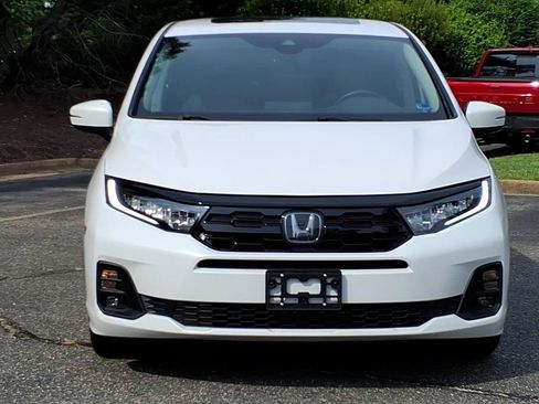 Used 2025 Honda Odyssey Touring image 2