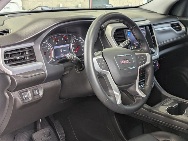 Used 2023 GMC Acadia SLT AWD/4WD image 3